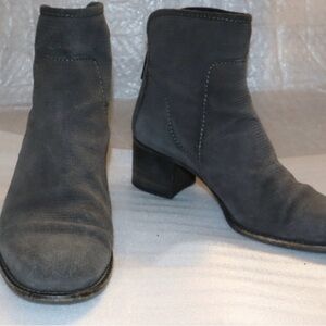 Aquatalia Women’s Size 8 Grey Taylor Suede Bootie